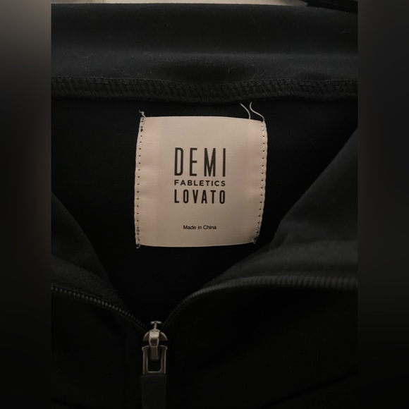 Fabletics x Demi Lovato- Bella Black Mesh Sleeve Jacket (M) - Picture 6 of 8